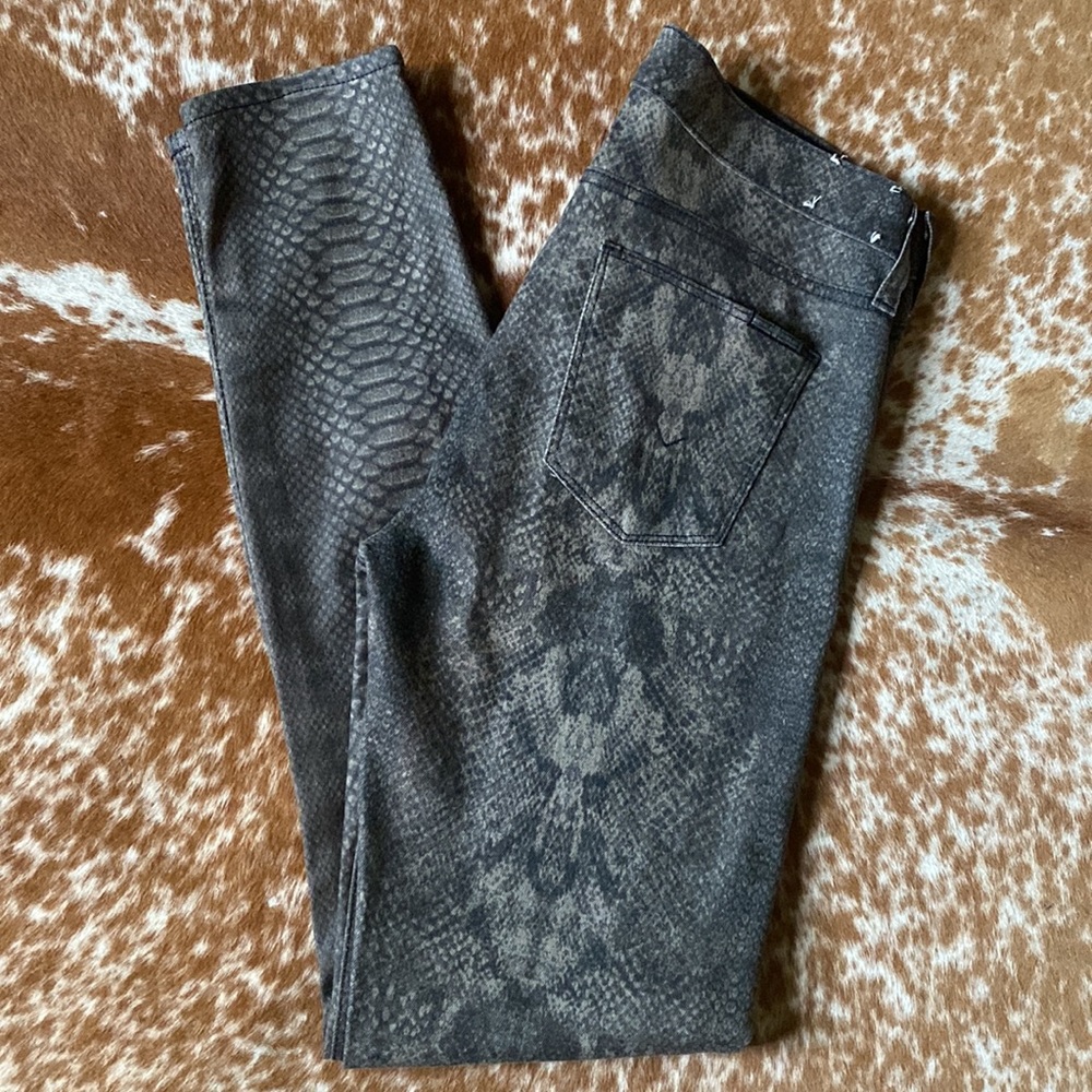 Hudson Jeans Nico Super Skinny Mid-Rise Snakeskin Print Jeans - Picture 13 of 16